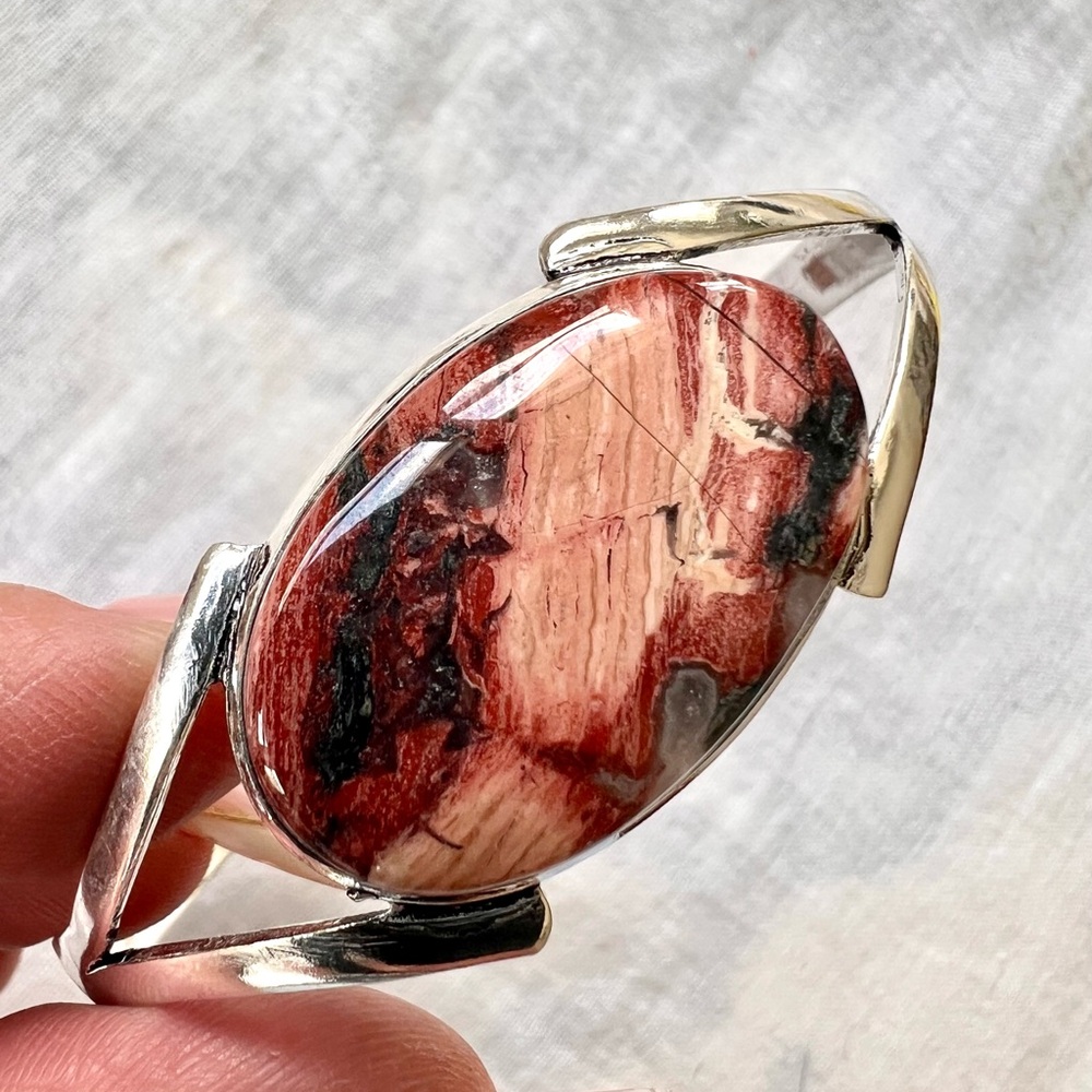 925 Beautiful Rich Red Jasper Pendant Necklace - Picture 9 of 9